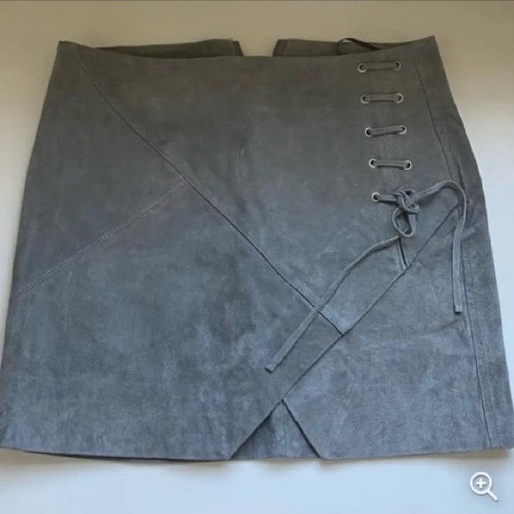BLANKNYC 100% Leather Real Suede Front Faux Wrap Lace Side Detail Mini Skirt 27 - Picture 5 of 15